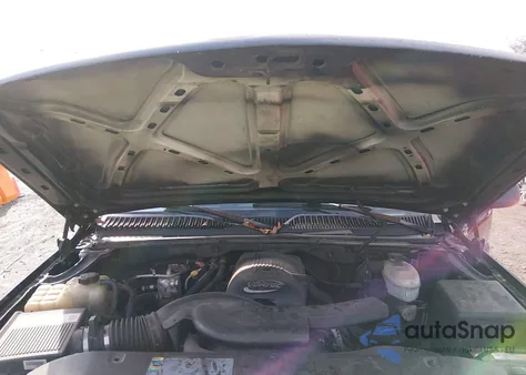 2003 Chevrolet Suburban K1500 z USA, uszkodzony, nr VIN 3GNFK16Z93G209177